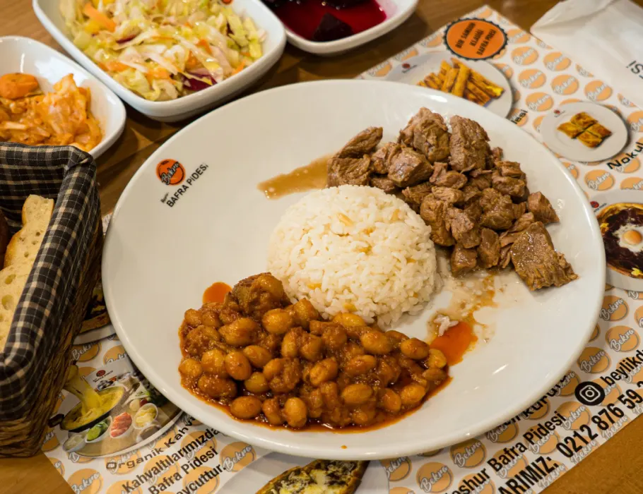 Bekra Bafra Pide sofrası