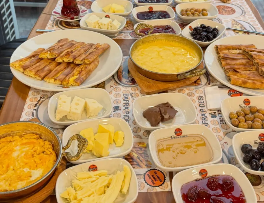 Bekra Bafra Pide sofrası