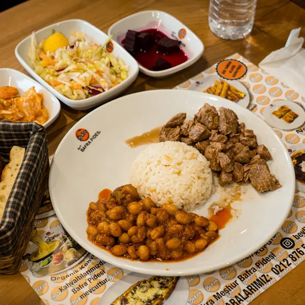 Kuru fasulye ve pilav