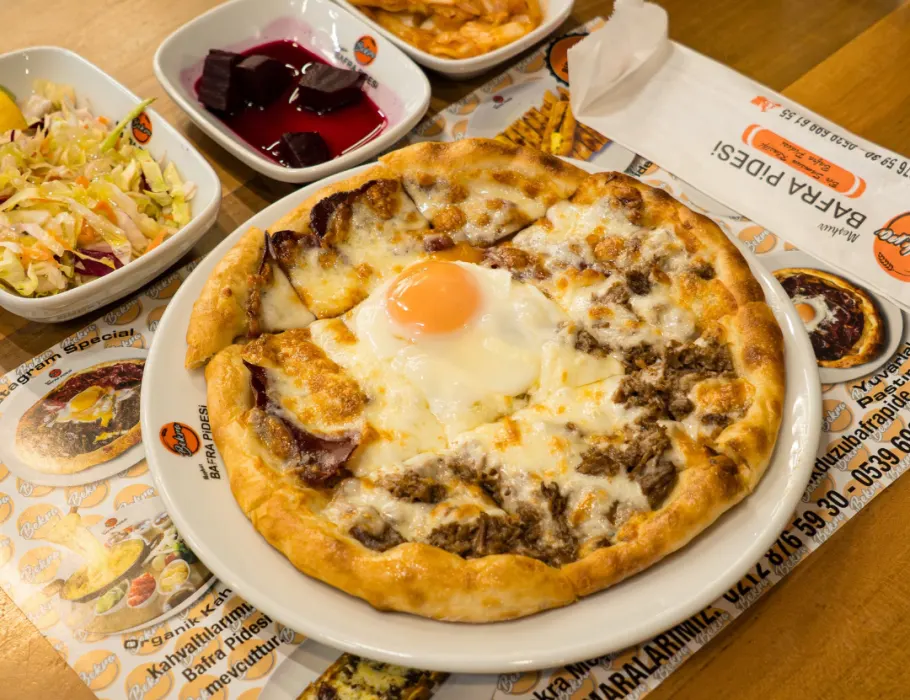 Bekra Bafra Pide sofrası