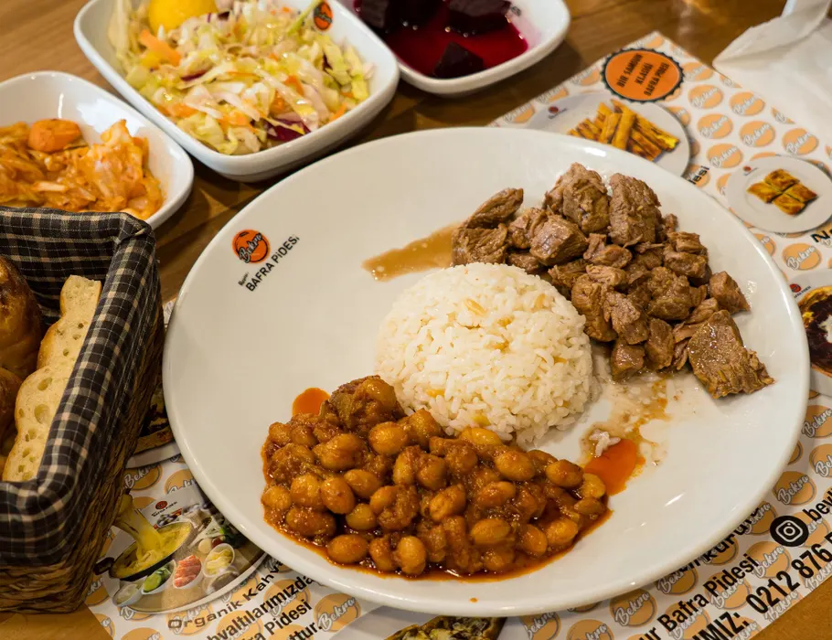 Bekra Bafra Pide sofrası